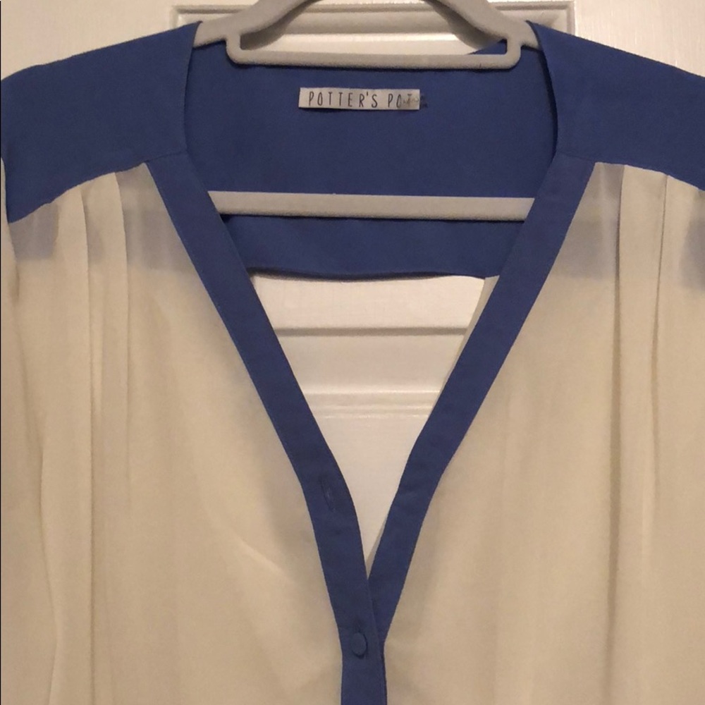 Flowy button up / open back blouse - Picture 4 of 8